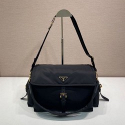 Replica Borsa a spalla grande Prada Explore con patta in nappa 1BD391 Nero