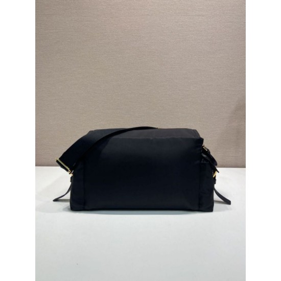 Replica Borsa a spalla grande Prada Explore con patta in nappa 1BD391 Nero Imitazioni Replica Borsa a spalla grande Prada Explore con patta in nappa 1BD391 Nero