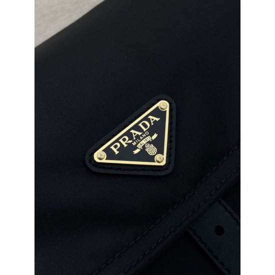 Replica Borsa a spalla grande Prada Explore con patta in nappa 1BD391 Nero Imitazioni Replica Borsa a spalla grande Prada Explore con patta in nappa 1BD391 Nero