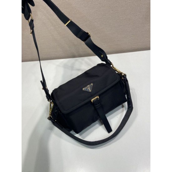Replica Borsa a spalla Prada Explore Re-Nylon media con patta 1BD394 nero Imitazioni Replica Borsa a spalla Prada Explore Re-Nylon media con patta 1BD394 nero