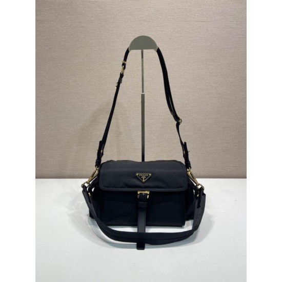 Replica Borsa a spalla Prada Explore Re-Nylon media con patta 1BD394 nero Imitazioni Replica Borsa a spalla Prada Explore Re-Nylon media con patta 1BD394 nero