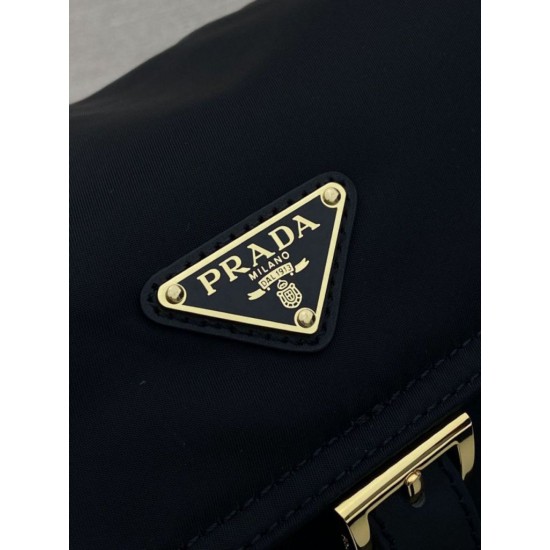 Replica Borsa a spalla Prada Explore Re-Nylon media con patta 1BD394 nero Imitazioni Replica Borsa a spalla Prada Explore Re-Nylon media con patta 1BD394 nero