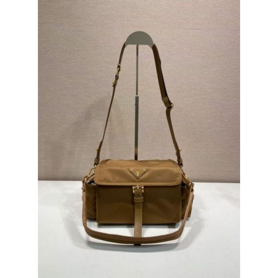 Replica Borsa a spalla Prada Explore Re-Nylon media con patta 1BD394 Marrone Imitazioni Replica Borsa a spalla Prada Explore Re-Nylon media con patta 1BD394 Marrone