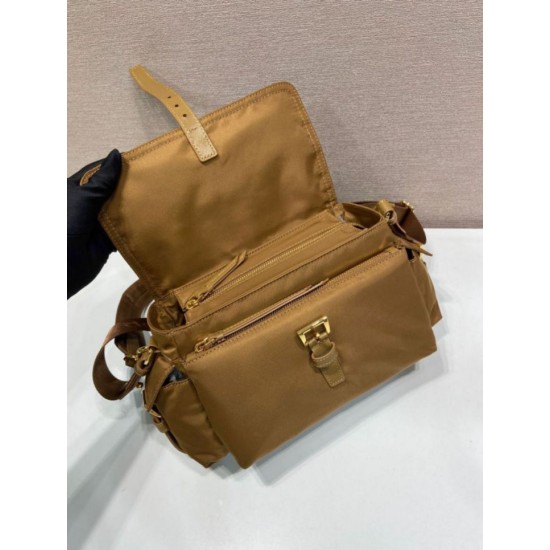 Replica Borsa a spalla Prada Explore Re-Nylon media con patta 1BD394 Marrone Imitazioni Replica Borsa a spalla Prada Explore Re-Nylon media con patta 1BD394 Marrone