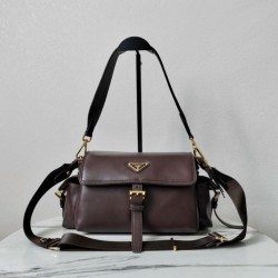 Replica Borse  Alta Qualità a spalla media Prada Explore con patta 1BD394 Borgogna