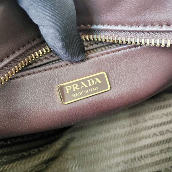 Replica Borse Alta Qualità a spalla media Prada Explore con patta 1BD394 Borgogna Imitazioni Replica Borse Alta Qualità a spalla media Prada Explore con patta 1BD394 Borgogna