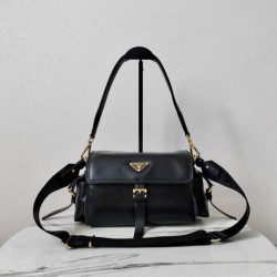 Replica Borsa a spalla media Prada Explore con patta 1BD394 Nero