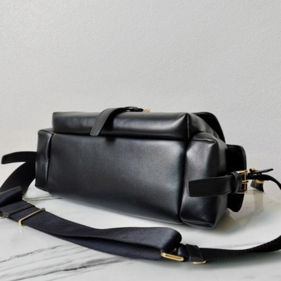 Replica Borsa a spalla media Prada Explore con patta 1BD394 Nero Imitazioni Replica Borsa a spalla media Prada Explore con patta 1BD394 Nero