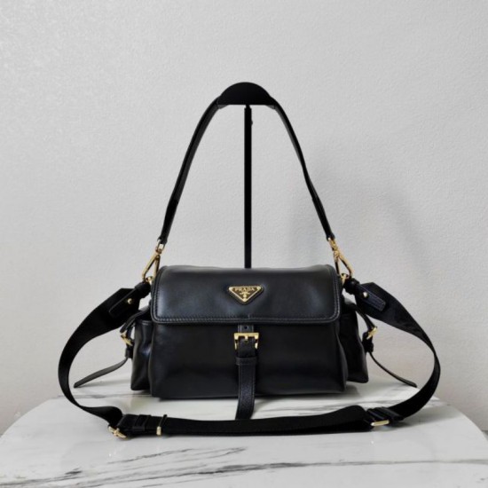 Replica Borsa a spalla media Prada Explore con patta 1BD394 Nero Imitazioni Replica Borsa a spalla media Prada Explore con patta 1BD394 Nero