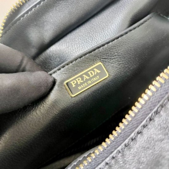 Replica Borsa a spalla media Prada Explore con patta 1BD394 Nero Imitazioni Replica Borsa a spalla media Prada Explore con patta 1BD394 Nero