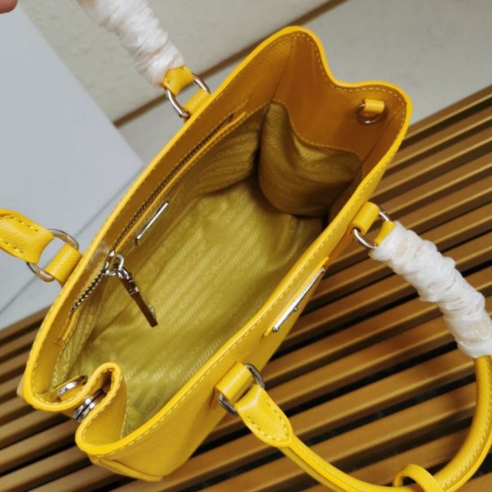 Replica Borsa a mano Prada Galleria Saffiano piccola/media/grande Giallo Imitazioni Replica Borsa a mano Prada Galleria Saffiano piccola/media/grande Giallo