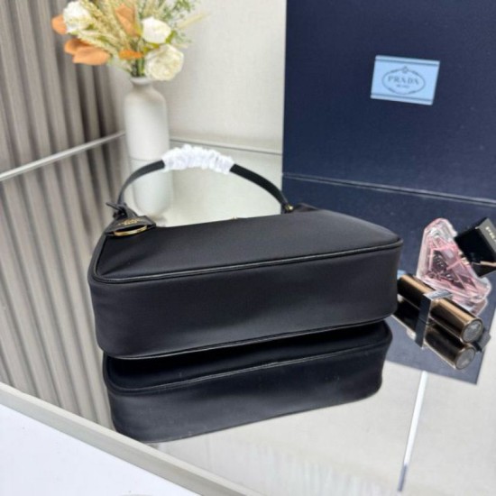 Replica Borsa hobo mini Prada Re-Edition 2005 Re-Nylon Saffiano 1N204M Nero