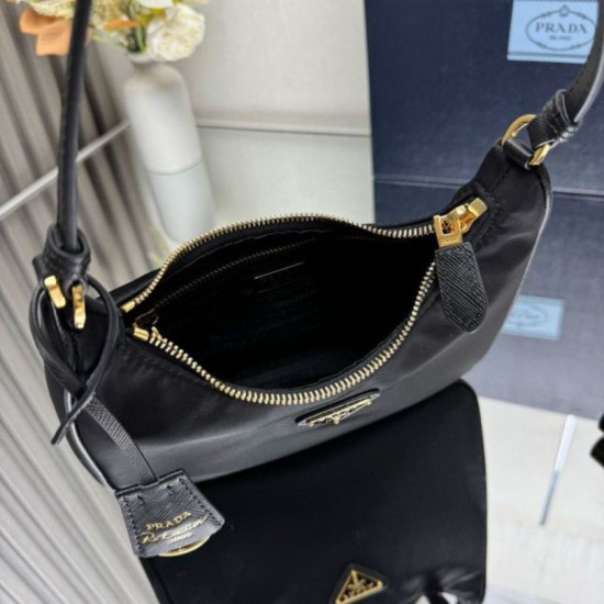 Replica Borsa hobo mini Prada Re-Edition 2005 Re-Nylon Saffiano 1N204M Nero