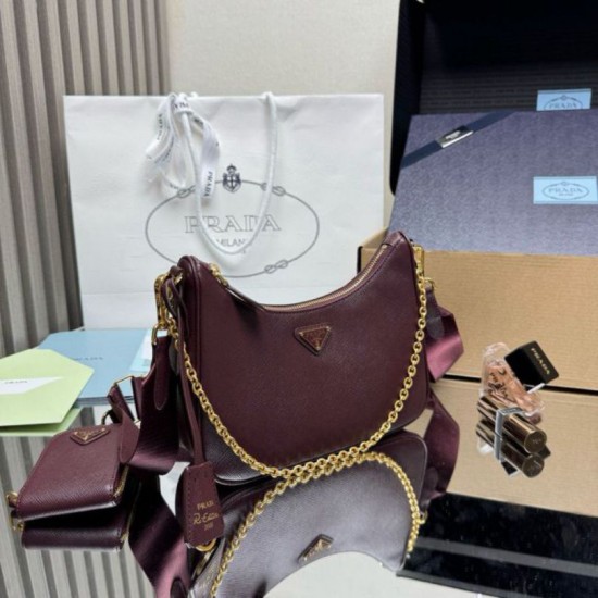 Replica Borsa a mano/borsa hobo Saffiano Prada Re-Edition 2005 Borgogna Imitazioni Replica Borsa a mano/borsa hobo Saffiano Prada Re-Edition 2005 Borgogna