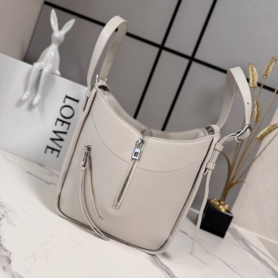 Replica Borsa tote media classica Loewe Hammock Flip Beige