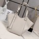Replica Borsa tote media classica Loewe Hammock Flip Beige