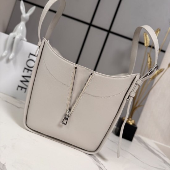 Replica Borsa tote media classica Loewe Hammock Flip Beige