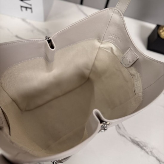 Replica Borsa tote media classica Loewe Hammock Flip Beige