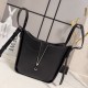 Replica Borsa tote media classica Loewe Hammock Flip Nero Imitazioni Replica Borsa tote media classica Loewe Hammock Flip Nero