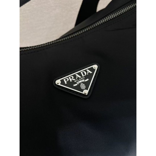 Replica Borsa a tracolla Prada Explore Re-Nylon da uomo Nero Imitazioni Replica Borsa a tracolla Prada Explore Re-Nylon da uomo Nero
