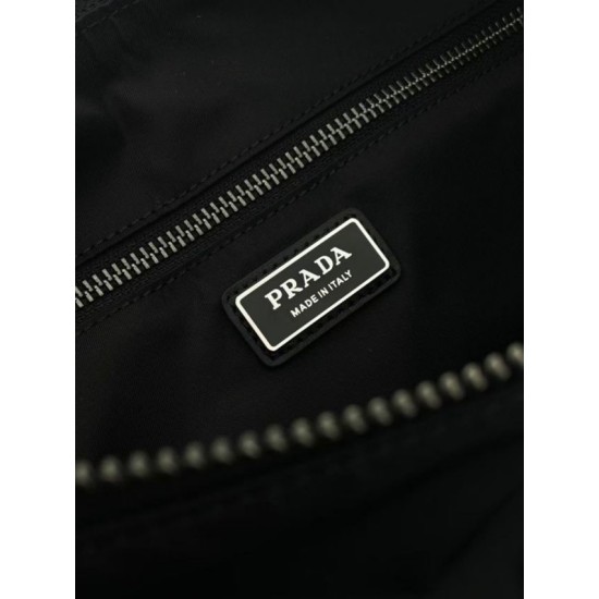 Replica Borsa a tracolla Prada Explore Re-Nylon da uomo Nero Imitazioni Replica Borsa a tracolla Prada Explore Re-Nylon da uomo Nero