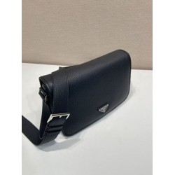 Borsa a tracolla strutturata Prada nera Borsa a tracolla strutturata Prada nera