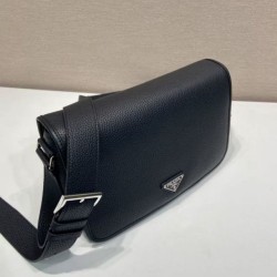 Replica Perfetta a tracolla strutturata Prada nera