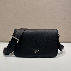 Replica Perfetta a tracolla strutturata Prada nera