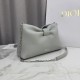 Replica Borsa a tracolla Dior Bow piccola/media con finitura oro Grigio Imitazioni Replica Borsa a tracolla Dior Bow piccola/media con finitura oro Grigio