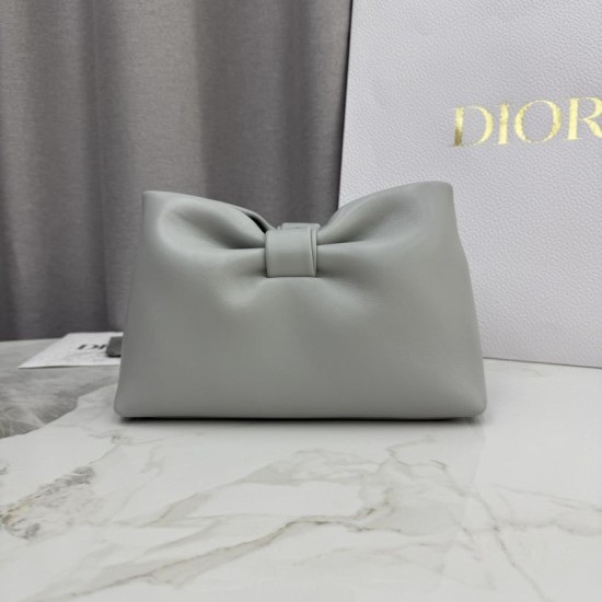 Replica Borsa a tracolla Dior Bow piccola/media con finitura oro Grigio Imitazioni Replica Borsa a tracolla Dior Bow piccola/media con finitura oro Grigio