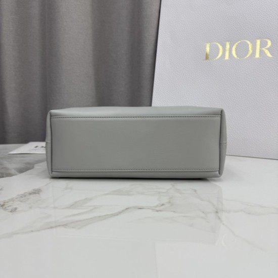 Replica Borsa a tracolla Dior Bow piccola/media con finitura oro Grigio Imitazioni Replica Borsa a tracolla Dior Bow piccola/media con finitura oro Grigio