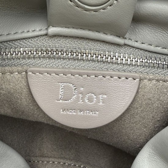 Replica Borsa a tracolla Dior Bow piccola/media con finitura oro Grigio Imitazioni Replica Borsa a tracolla Dior Bow piccola/media con finitura oro Grigio