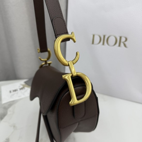 Replica Borse Saddle Dior pelle di vitello martellata marrone Imitazioni Replica Borse Saddle Dior pelle di vitello martellata marrone