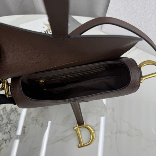 Replica Borse Saddle Dior pelle di vitello martellata marrone Imitazioni Replica Borse Saddle Dior pelle di vitello martellata marrone
