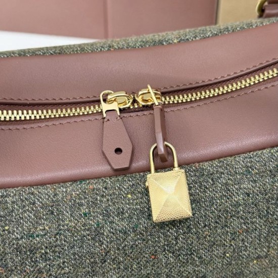 Replica Borsa 1:1 Needle Loro Piana piccolo/media Caramel Sage Imitazioni Replica Borsa 1:1 Needle Loro Piana piccolo/media Caramel Sage