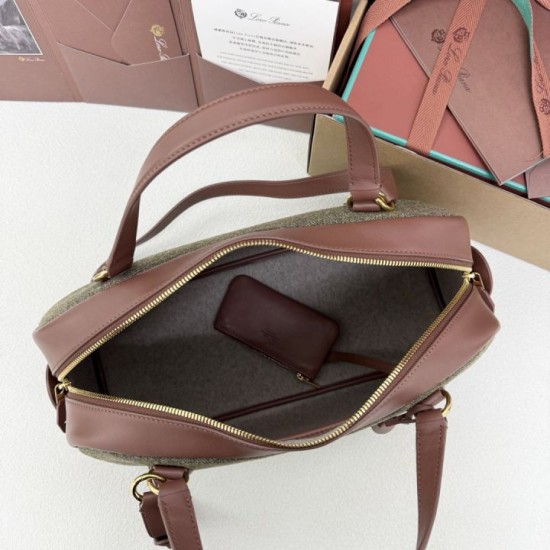 Replica Borsa 1:1 Needle Loro Piana piccolo/media Caramel Sage Imitazioni Replica Borsa 1:1 Needle Loro Piana piccolo/media Caramel Sage