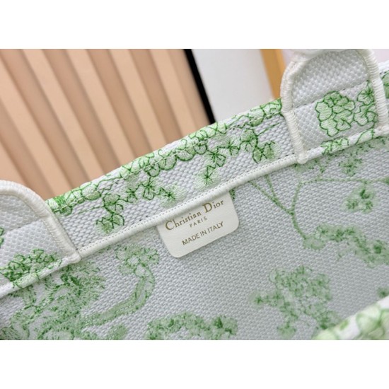 Replica Borsa Dior Book Tote piccolo/media/grande con tracolla ricamo Toile de Jouy multicolore verde