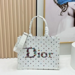 Replica Borse Dior Dioramour piccolo/media/grande Dior Book Tote con tracolla bianca