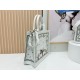 Replica Borse Dioramour Dior Book Tote con tracolla multicolore fiori Revolution ricamati bianchi Imitazioni Replica Borse Dioramour Dior Book Tote con tracolla multicolore fiori Revolution ricamati bianchi