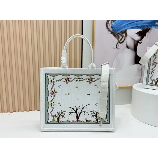 Replica Borse Dioramour Dior Book Tote con tracolla multicolore fiori Revolution ricamati bianchi Imitazioni Replica Borse Dioramour Dior Book Tote con tracolla multicolore fiori Revolution ricamati bianchi