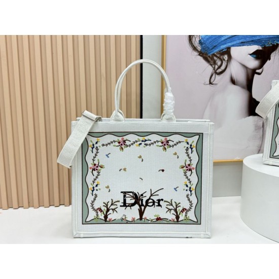 Replica Borse Dioramour Dior Book Tote con tracolla multicolore fiori Revolution ricamati bianchi Imitazioni Replica Borse Dioramour Dior Book Tote con tracolla multicolore fiori Revolution ricamati bianchi