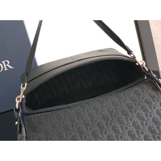 Replica Borsa a tracolla Dior Privé Messenger Uomo con patta nera Imitazioni Replica Borsa a tracolla Dior Privé Messenger Uomo con patta nera