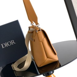 Replica Borse Imitazioni a tracolla Dior Privé Messenger Uomo con patta Giallo 