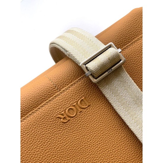 Replica Borse Imitazioni a tracolla Dior Privé Messenger Uomo con patta Giallo Imitazioni Replica Borse Imitazioni a tracolla Dior Privé Messenger Uomo con patta Giallo