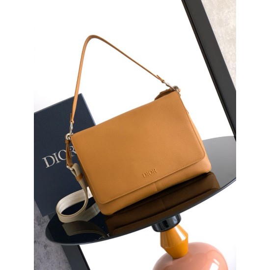 Replica Borse Imitazioni a tracolla Dior Privé Messenger Uomo con patta Giallo Imitazioni Replica Borse Imitazioni a tracolla Dior Privé Messenger Uomo con patta Giallo