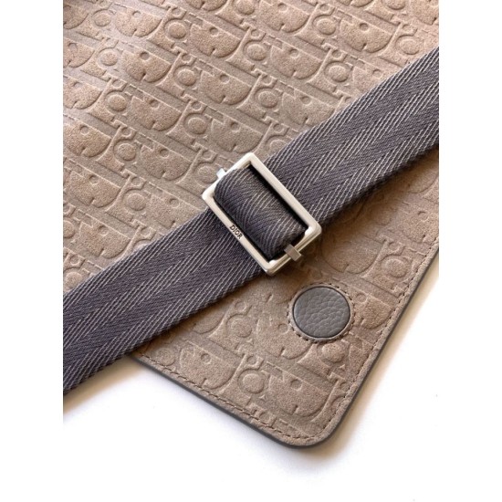 Replica Borse Firmate a tracolla Dior Privé Messenger Uomo con patta Grigia Imitazioni Replica Borse Firmate a tracolla Dior Privé Messenger Uomo con patta Grigia
