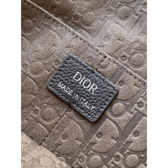 Replica Borse Firmate a tracolla Dior Privé Messenger Uomo con patta Grigia Imitazioni Replica Borse Firmate a tracolla Dior Privé Messenger Uomo con patta Grigia