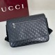 Replica Borsa a tracolla media Gucci 850235 GG Emblem Uomo Nero Imitazioni Replica Borsa a tracolla media Gucci 850235 GG Emblem Uomo Nero