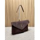 Replica YSL Saint Laurent Cassandre Borse Imitazioni a busta grande con catena scamosciata marrone Imitazioni Replica YSL Saint Laurent Cassandre Borse Imitazioni a busta grande con catena scamosciata marrone
