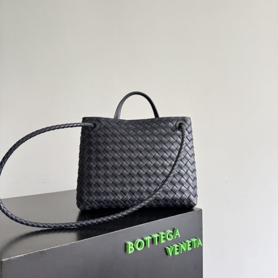 Replica Borse Bottega Veneta Andiamo piccola/media/grande pelle intrecciata Nera Imitazioni Replica Borse Bottega Veneta Andiamo piccola/media/grande pelle intrecciata Nera